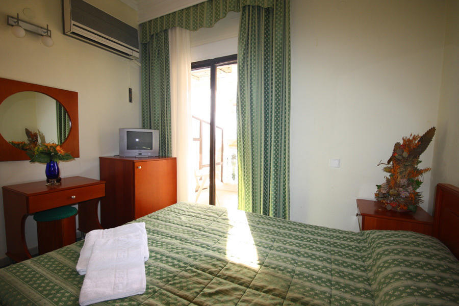 Cavo D' Oro Hotell Nea Moudhania Rum bild