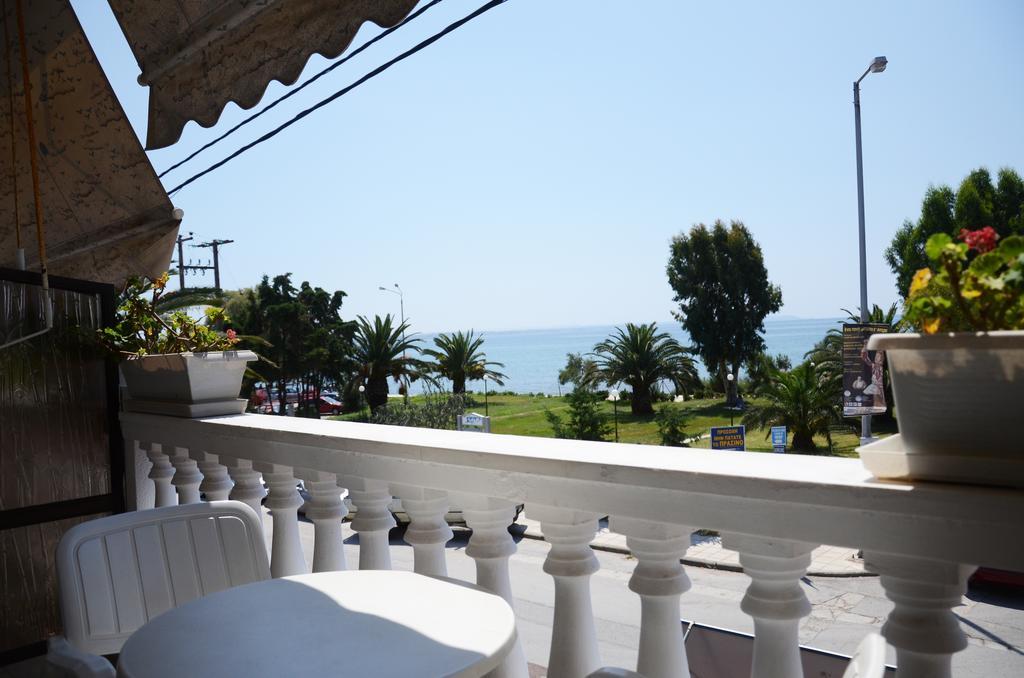 Cavo D' Oro Hotell Nea Moudhania Exteriör bild